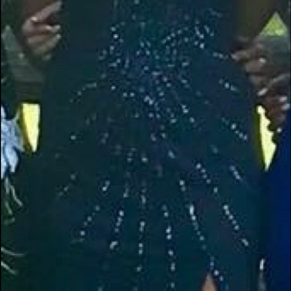 Beautiful prom dress size 2 - Picture 4 of 4